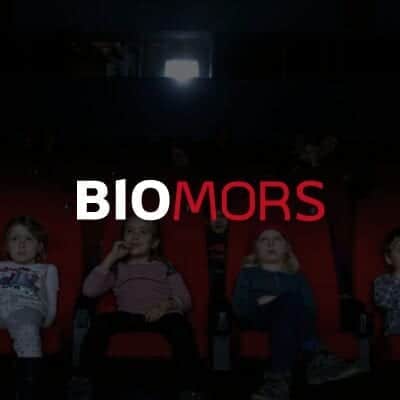 Bio Mors logo på mørk baggrund