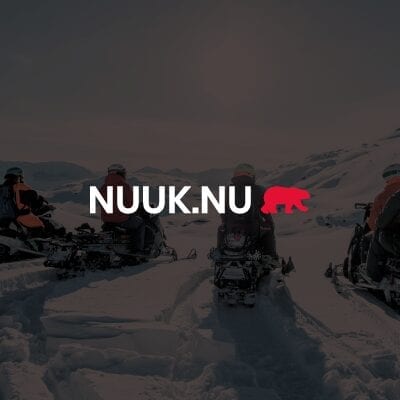 Nuuk.nu logo på mørk baggrund