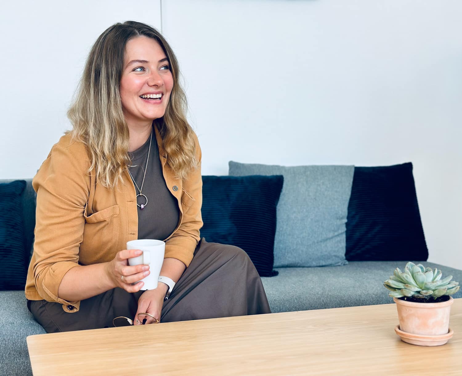 Alina taler med kunde